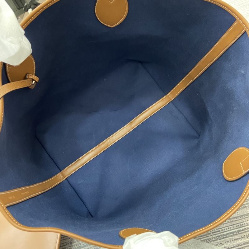 Gvc*1 tote bags